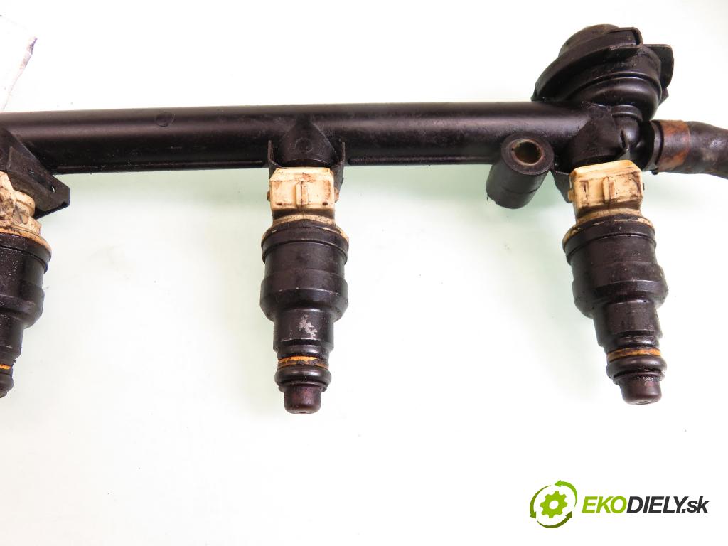 ROVER 400 (RT) SEDAN 1996 76,00 1.4 16V 414 Si 103 - 14 K4F 1396,00 Lišta vstrekovacia  (Vstrekovacie lišty)