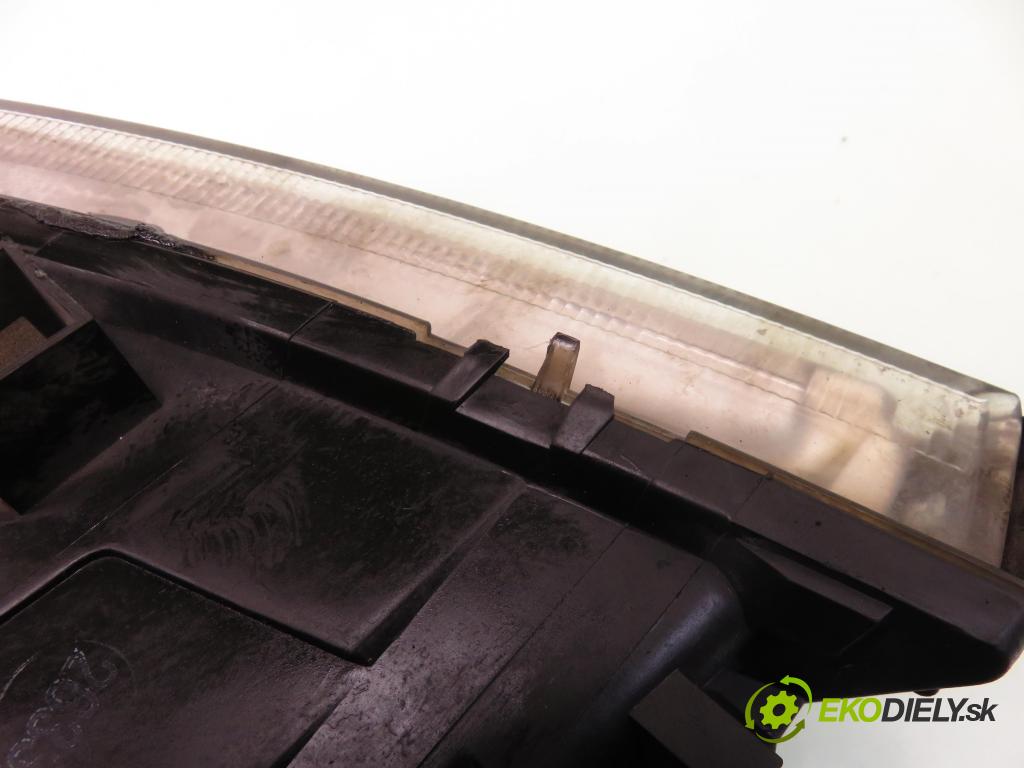 FORD MONDEO III Turnier (BWY) KOMBI 2003 1998,00 Lampy przednie 1998,00 Svetlo PP 0301174274 ; 1S7113005UF ; 1307329064