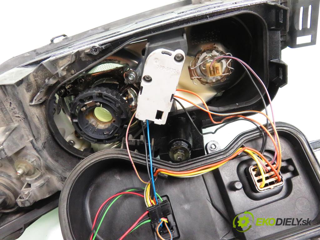 FORD MONDEO III Turnier (BWY) KOMBI 2003 1998,00 Lampy przednie 1998,00 Svetlo PP 0301174274 ; 1S7113005UF ; 1307329064
