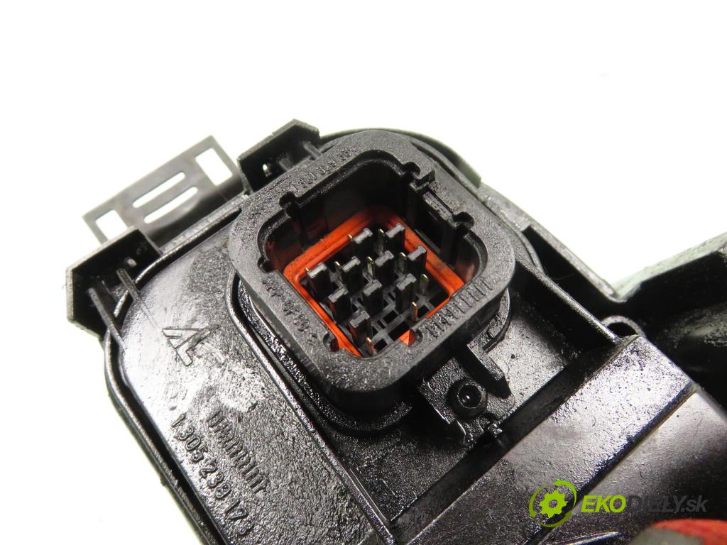 FORD MONDEO III Turnier (BWY) KOMBI 2003 1998,00 Lampy przednie 1998,00 Svetlo PP 0301174274 ; 1S7113005UF ; 1307329064
