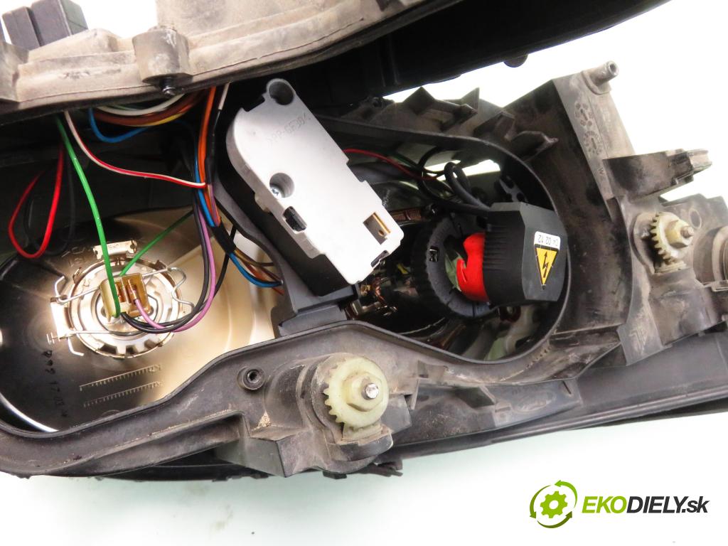 FORD MONDEO III Turnier (BWY) KOMBI 2003 1998,00 Lampy przednie 1998,00 Svetlo LP 030117427300