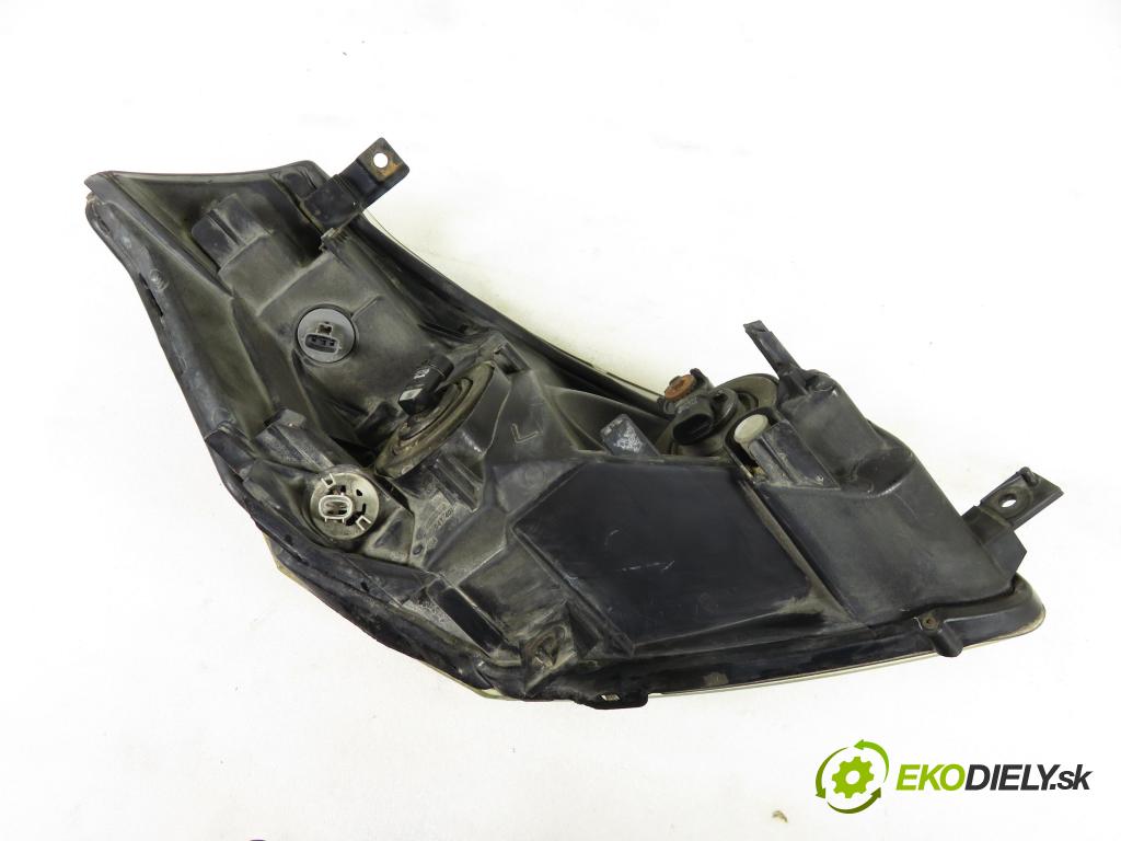 NISSAN QUEST (V42) MINIVAN 2004 176,00 3.5 - VQ35DE 3498,00 Svetlo LP 947401