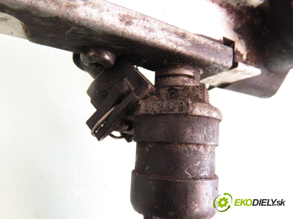 VOLVO V40 Kombi (645) KOMBI 1997 103,00 2 - B 4204 S 1948,00 Lišta vstrekovacia 9202804; 9179379 (Vstrekovacie lišty)