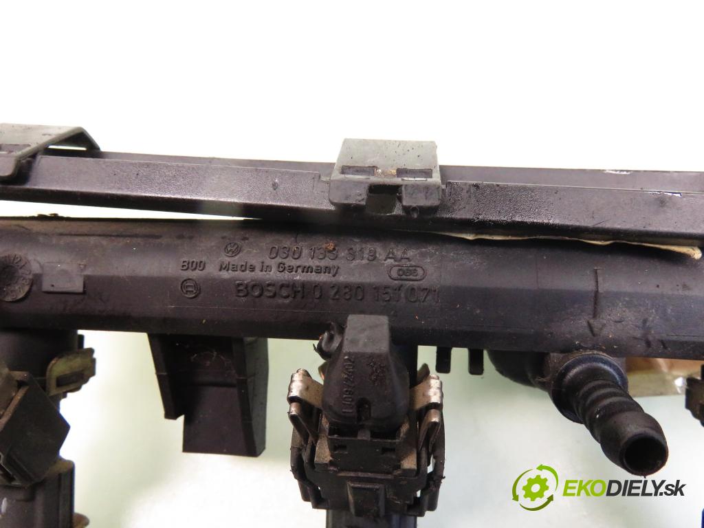 SEAT IBIZA II (6K1) HB 2001 44,00 1.4 MPI 60 - AUD 1390,00 Lišta vstrekovacia 030906031J; 030133319AA (Vstrekovacie lišty)