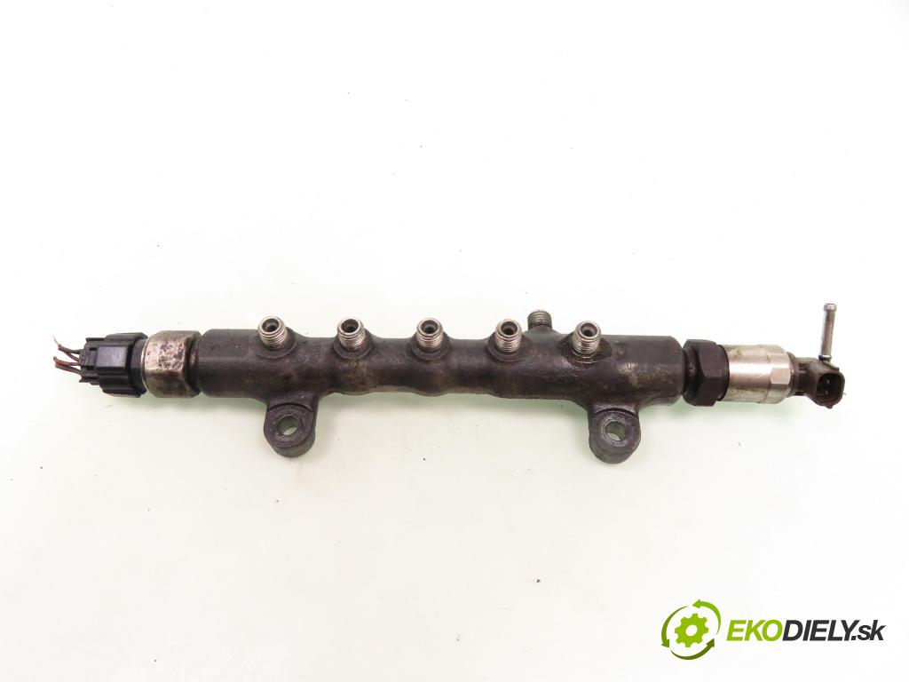 LEXUS IS II (_E2_) SEDAN 2006 130,00 220d (ALE20) 177 - 2AD-FHV 2231,00 Lišta vstrekovacia  (Vstrekovacie lišty)