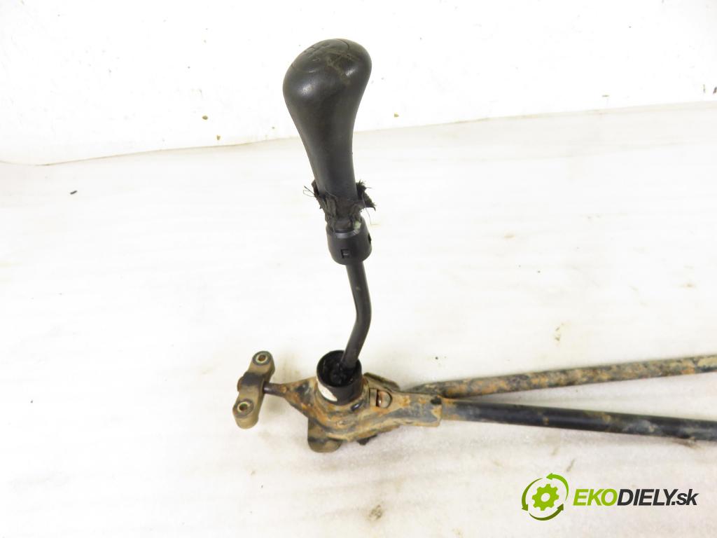 SKODA FELICIA II (6U1) HB 2000 40,00 1.3 - AMG 1289,00 ZVEDÁK: 6U0711023