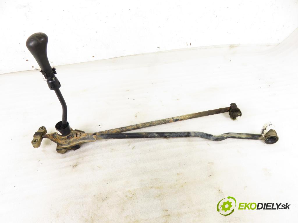 SKODA FELICIA II (6U1) HB 2000 40,00 1.3 - AMG 1289,00 ZVEDÁK: 6U0711023