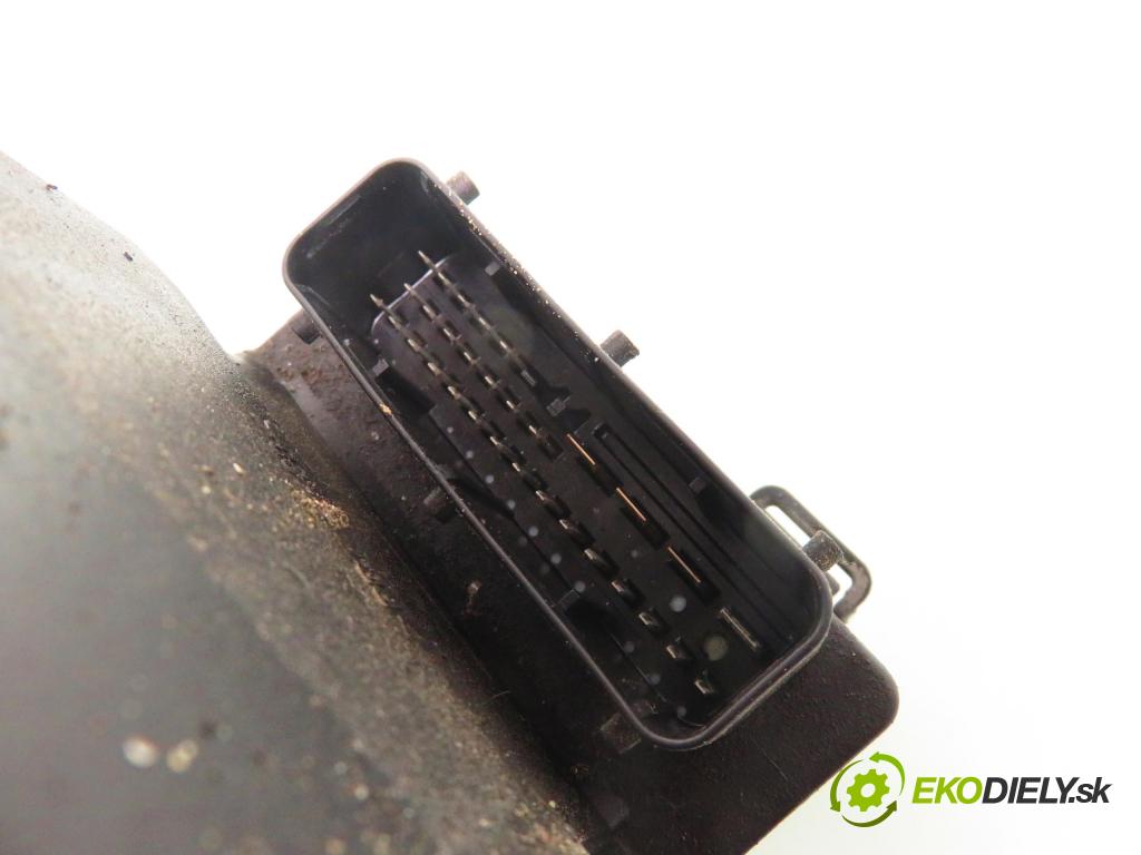 VW PASSAT B5.5 (3B3) SEDAN 2002 96,00 1.9 TDI - AWX 1896,00 Pumpa ABS 0273004573; 0265220621; 3B0614111 (Pumpy ABS)