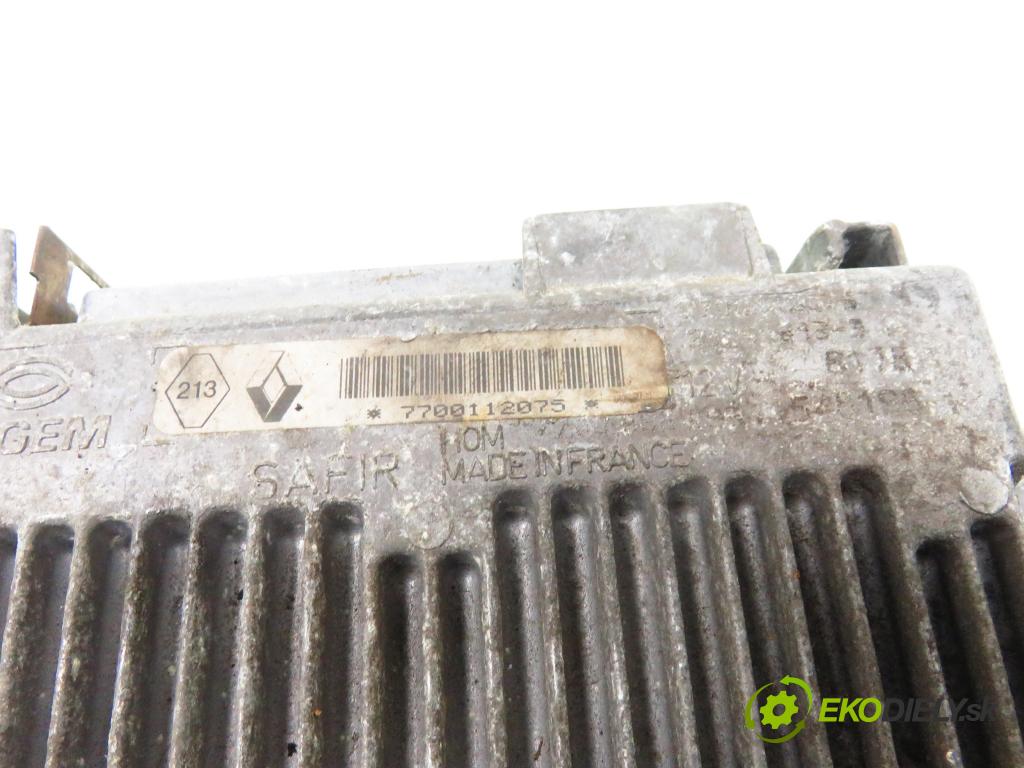 RENAULT KANGOO (KC0/1_) FURGON 1999 43,00 1.2 (KC0A, KC0K, KC0F, KC01) - D7F 710 1149,00 řídící jednotka motora 7700112075