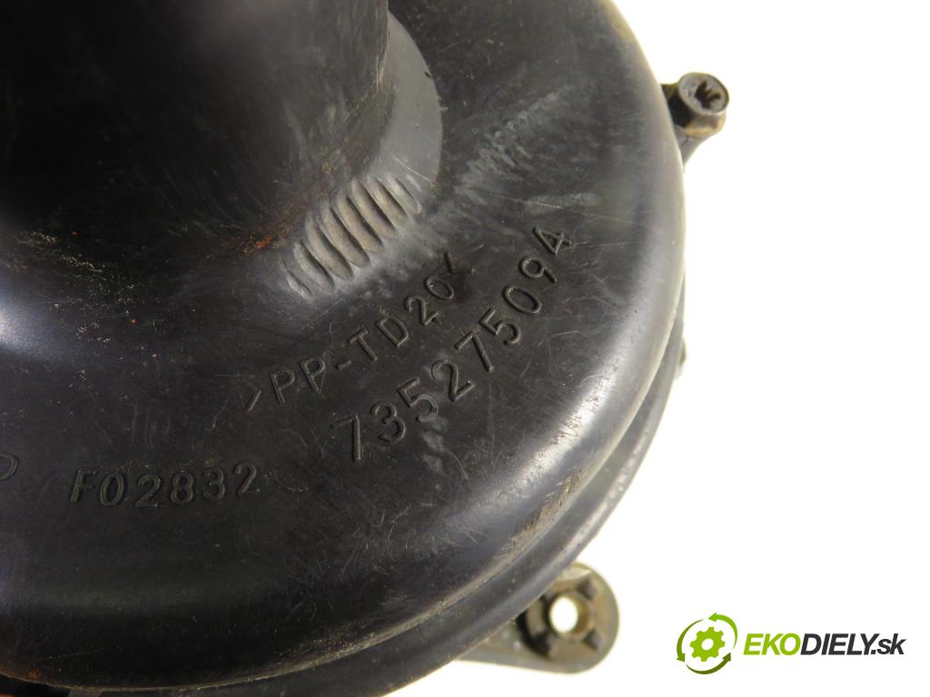 FIAT PUNTO (188_) HB 2000 44,00 1.9 DS 60 (188.031, .051, .231, .251) - 188 A3.000 1910,00 Obal filtra vzduchu 46755082 ; 46552776 ; 735275094 (Obaly filtrov vzduchu)