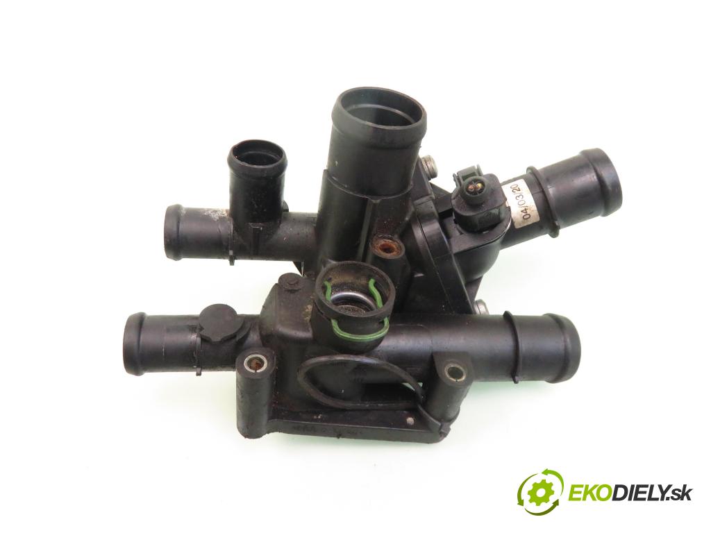 AUDI A3 (8L1) HB 2002 75,00 1.6 8V 102 - BFQ 1595,00 Obal termostatu  (Obal (príruba) termostatu)