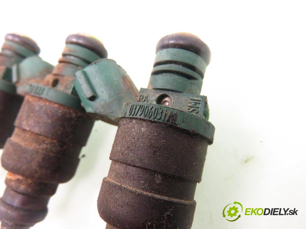 AUDI A4 (8D2, B5) SEDAN 1995 1595,00 Wtryskiwacze 1595,00 Vstrekovacie ventily 037906031AL (Vstrekovacie ventily)