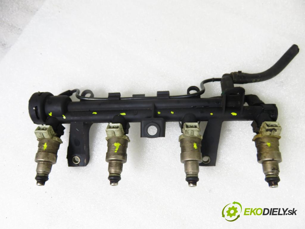 CITROEN BERLINGO / BERLINGO FIRST nadwozie wielkoprzestrzenne (MPV) KOMBIVAN 2007 55,00 1.4 i 75 - KFW 1360,00 Lišta vstrekovacia 93008101 (Vstrekovacie lišty)