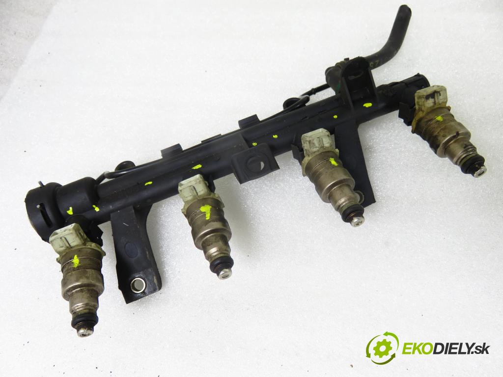 CITROEN BERLINGO / BERLINGO FIRST nadwozie wielkoprzestrzenne (MPV) KOMBIVAN 2007 55,00 1.4 i 75 - KFW 1360,00 Lišta vstrekovacia 93008101 (Vstrekovacie lišty)