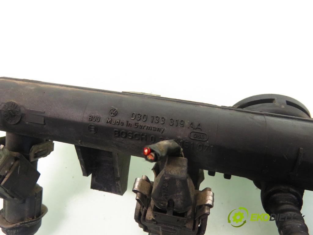 SEAT IBIZA II (6K1) HB 1999 44,00 1.4 i - AKK 1390,00 Lišta vstrekovacia 030906031J ; 0280155919  ; 0280160557 (Vstrekovacie lišty)