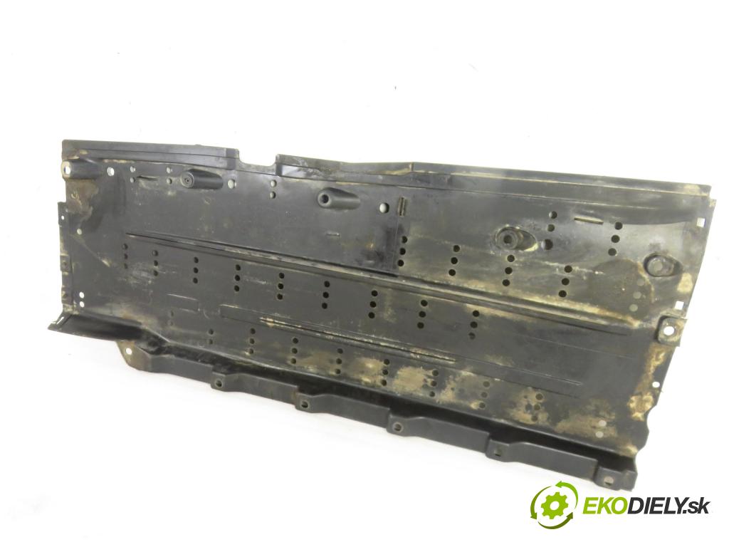 AUDI A4 (8E2, B6) SEDAN 2001 96,00 2.0 20V 130 - ALT 1984,00 kryt podvozku 8E0825207AB