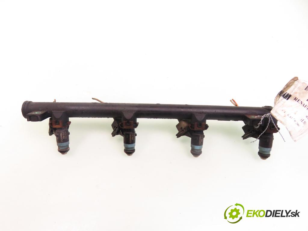 RENAULT MEGANE II sedan (LM0/1_) SEDAN 2003 1390,00 Listwy wtryskowe 1390,00 Lišta vstrekovacia H132254 (Vstrekovacie lišty)