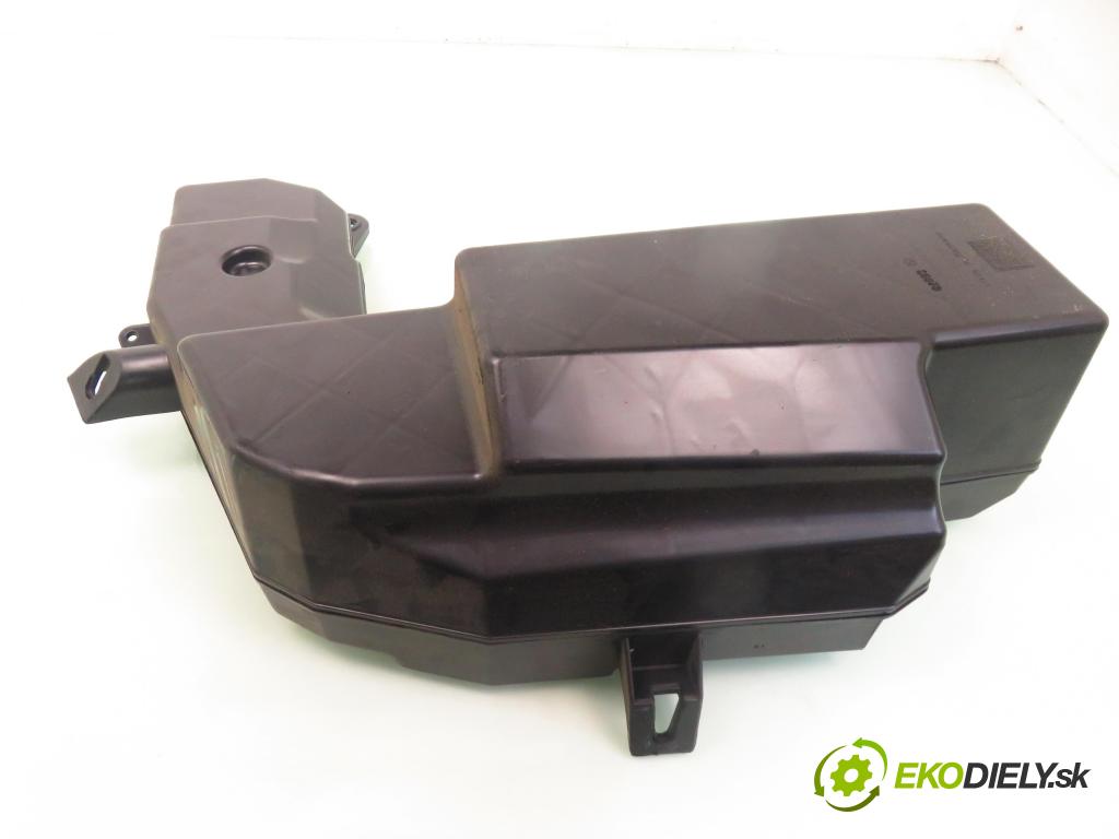 AUDI A4 Avant (8E5, B6) KOMBI 2004 120,00 2.5 TDI - BDG 2496,00 subwoofer 8E9035382 (Audio zariadenia)