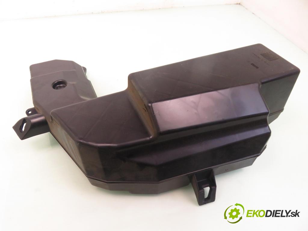 AUDI A4 Avant (8E5, B6) KOMBI 2004 120,00 2.5 TDI - BDG 2496,00 subwoofer 8E9035382 (Audio zariadenia)