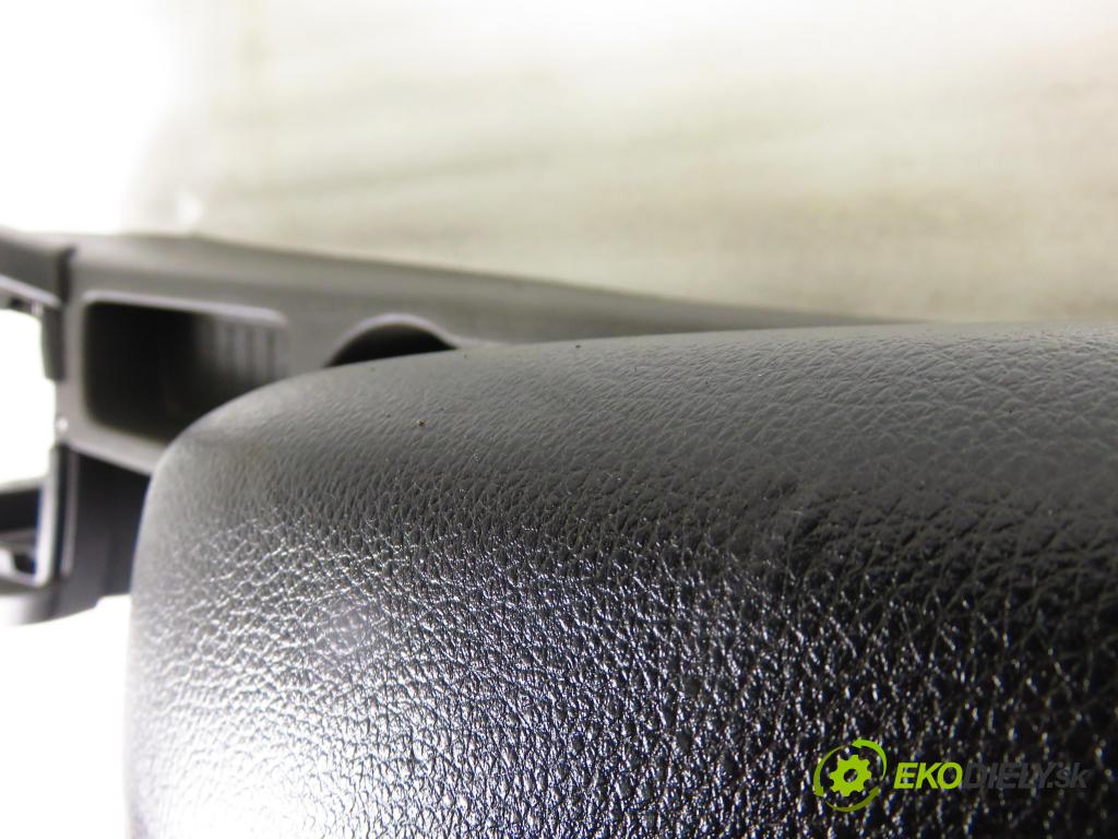 FORD FOCUS II sedan (DB_, FCH, DH) SEDAN 2006 85,00 1.8 TDCi - KKDA 1753,00 Lakťová opierka