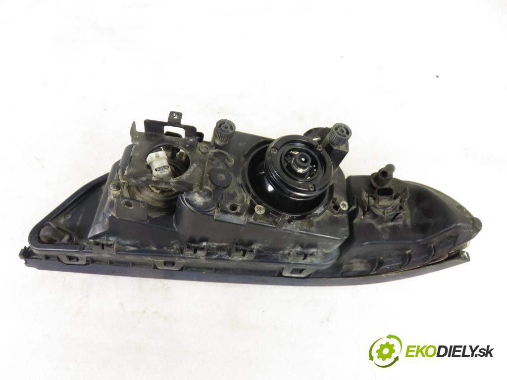 BMW 5 (E39) SEDAN 1996 100,00 520 i 136 - M52 B20 (206S3) 1991,00 Svetlo PP