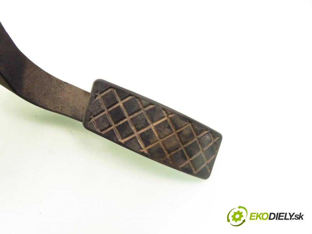 AUDI A4 (8E2, B6) SEDAN 2001 96,00 2.0 20V 130 - ALT 1984,00 Potenciometer plynového pedálu 8E1723523A ; 6PV00837500 (Pedále)