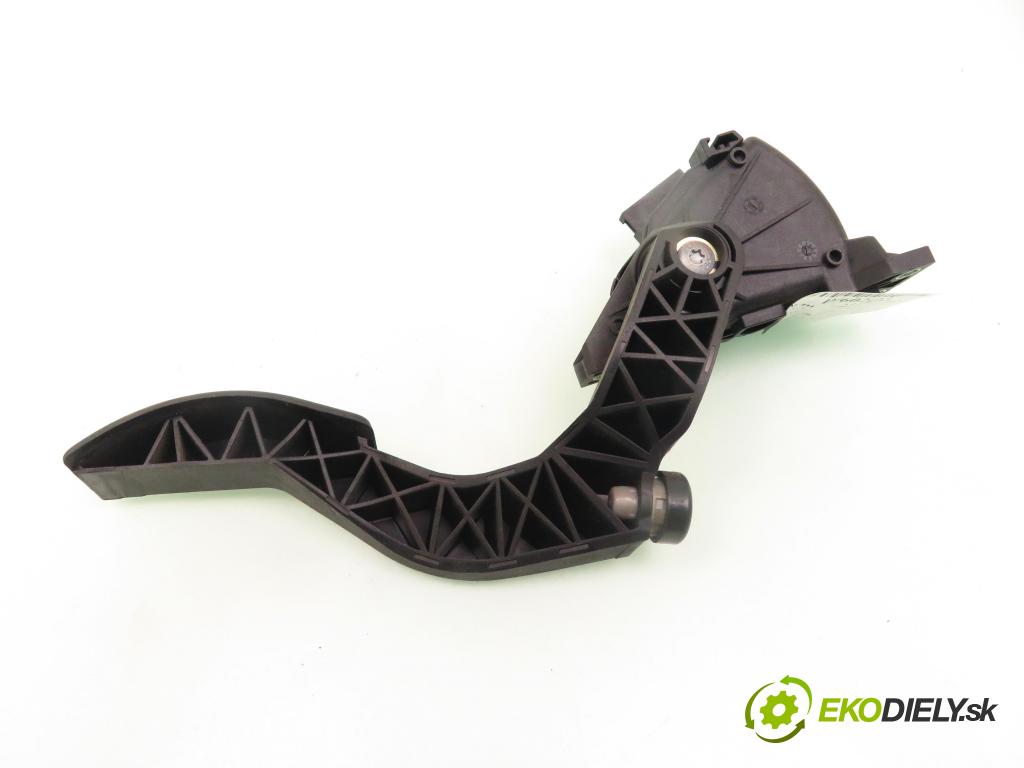 AUDI A4 (8E2, B6) SEDAN 2001 96,00 2.0 20V 130 - ALT 1984,00 Potenciometer plynového pedálu 8E1723523A ; 6PV00837500 (Pedále)