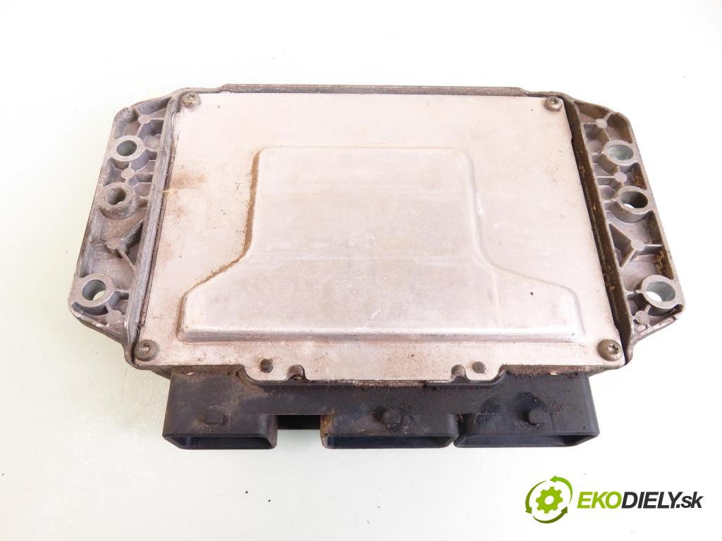RENAULT MEGANE II (BM0/1_, CM0/1_) HB 2003 83,00 1.6 16V 113 - K4M 760 1598,00 Riadiaca jednotka Motor 8200321263 ; 215842882A ; 8200298457