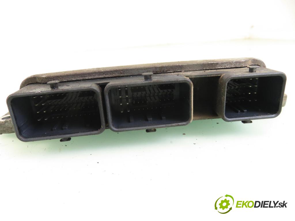 RENAULT MEGANE II (BM0/1_, CM0/1_) HB 2003 83,00 1.6 16V 113 - K4M 760 1598,00 Riadiaca jednotka Motor 8200321263 ; 215842882A ; 8200298457