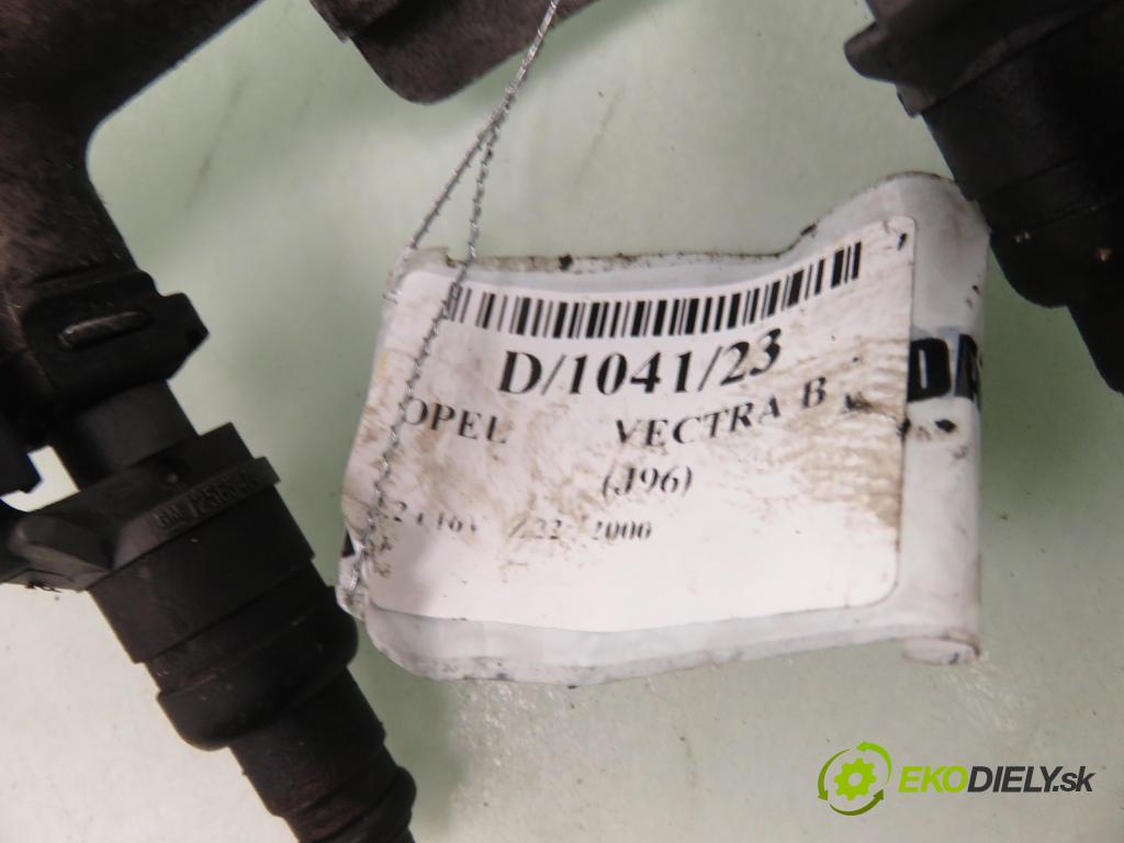 OPEL VECTRA B (J96) SEDAN 2000 108,00 2.2 i 16V - Z 22 SE 2198,00 Lišta vstrekovacia 12565474 (Vstrekovacie lišty)
