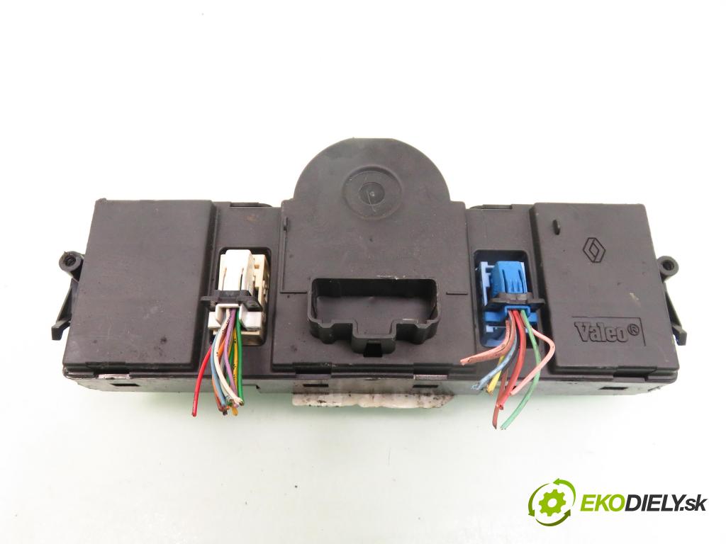 RENAULT SCENIC II (JM0/1_) MINIVAN 2003 88,00 1.9 DCI - F9Q 812 1870,00 Panel kúrenia KLIMATRONIK 8200501465