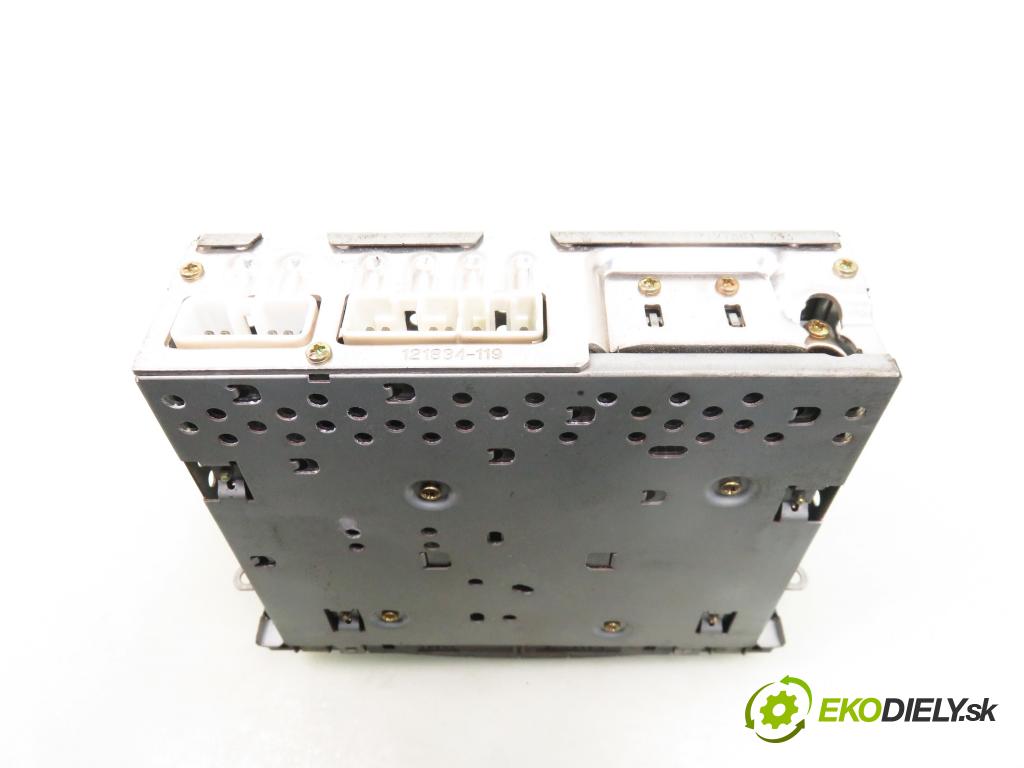 TOYOTA YARIS VERSO (_P2_) MINIVAN 2000 62,00 1.3 84 - 2NZ-FE 1299,00 RADIO Modul 8612052021