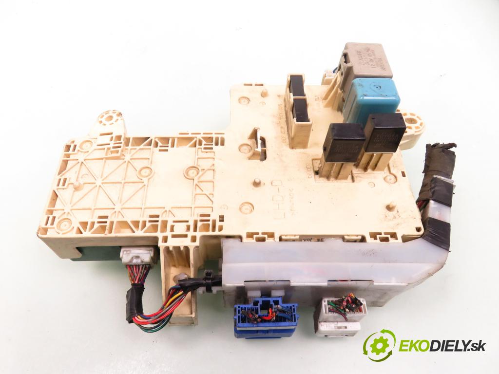 LEXUS IS I (JCE1_, GXE1_) SEDAN 1999 114,00 200 (GXE10) - 1G-FE 1988,00 MODUL BSI 8922153030 ; 2440000060