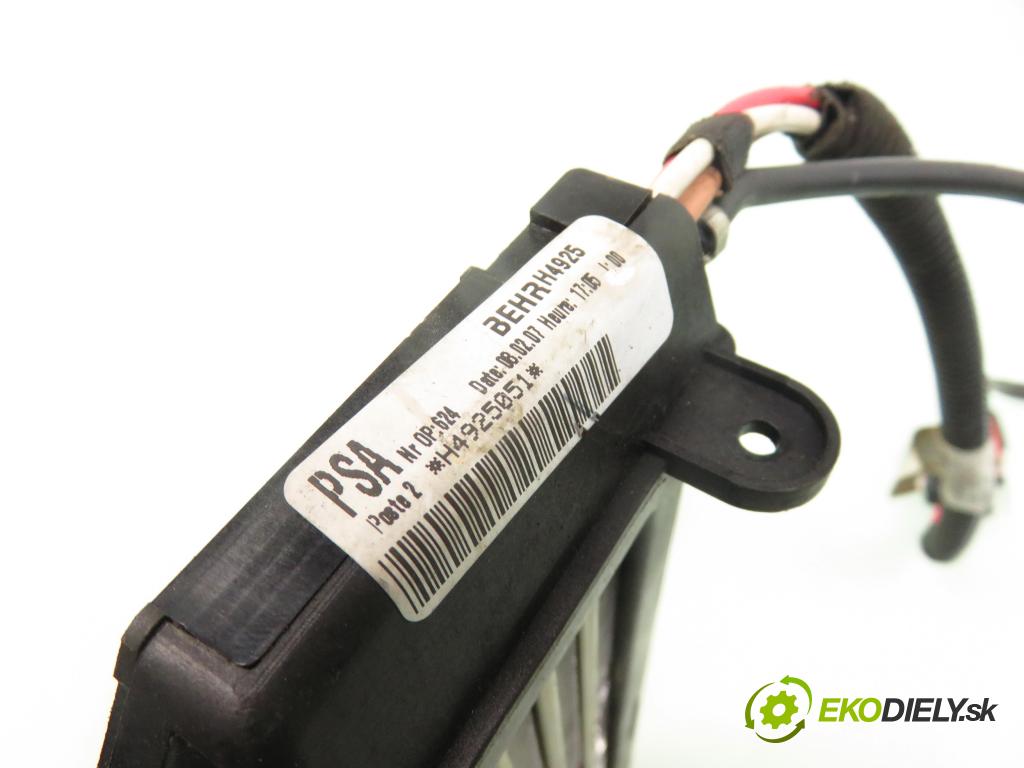 CITROEN XSARA PICASSO (N68) MINIVAN 2007 66,00 1.6 HDi - 9HX (DV6ATED4) 1560,00 topné těleso radiátor topení elektrická H4925 (Radiátory topení)