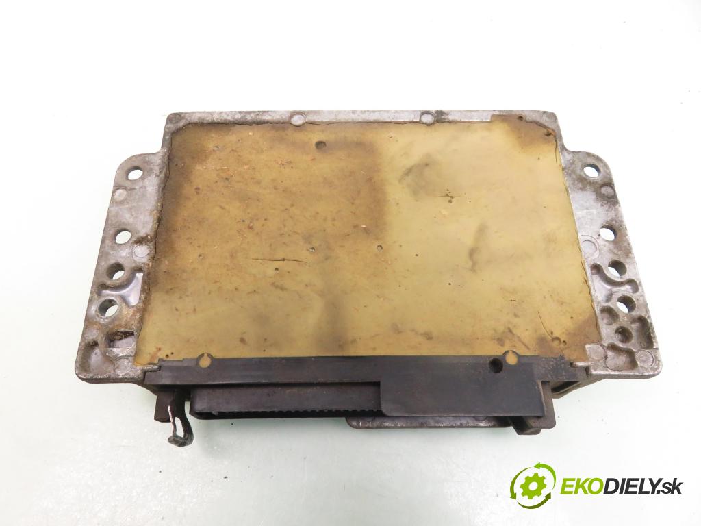 RENAULT MEGANE Scenic (JA0/1_) MINIVAN 1997 66,00 1.6 e (JA0F) - K7M 702 1598,00 řídící jednotka motora S105300102D ; HOM7700875745