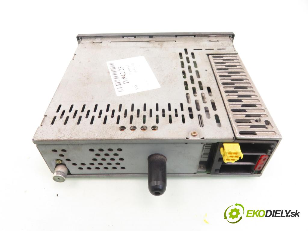 VW PASSAT B5.5 (3B3) SEDAN 2002 96,00 1.9 TDI PD 130 - AVF 1896,00 RADIO Modul 1J0035186D