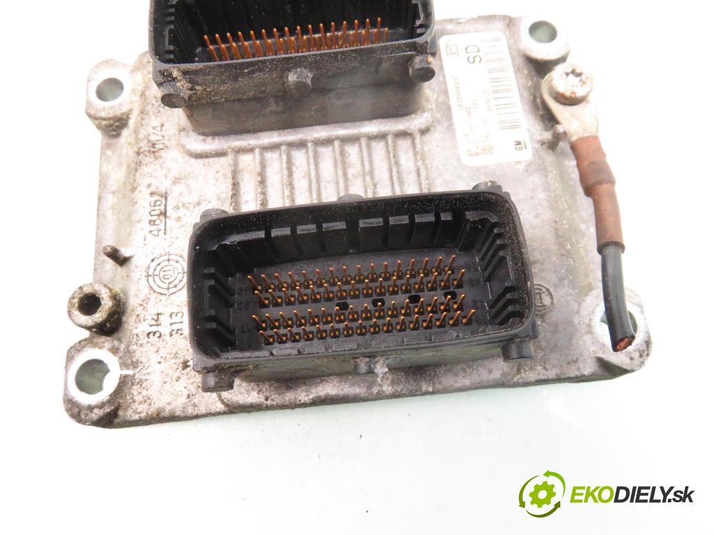 OPEL CORSA C (X01) HB 2003 55,00 1.2 16V 75 - Z 12 XE 1199,00 Riadiaca jednotka Motor 0261207962 ; 55350552