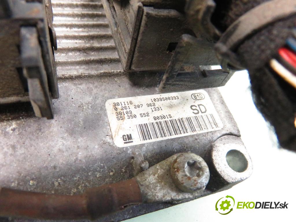 OPEL CORSA C (X01) HB 2003 55,00 1.2 16V 75 - Z 12 XE 1199,00 Riadiaca jednotka Motor 0261207962 ; 55350552