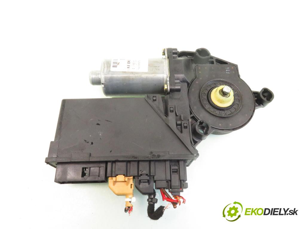 AUDI A4 (8E2, B6) SEDAN 2003 96,00 2.0 20V 130 - ALT 1984,00 motorek sťahovaní oken PP 8E1959802B ; 0130821764