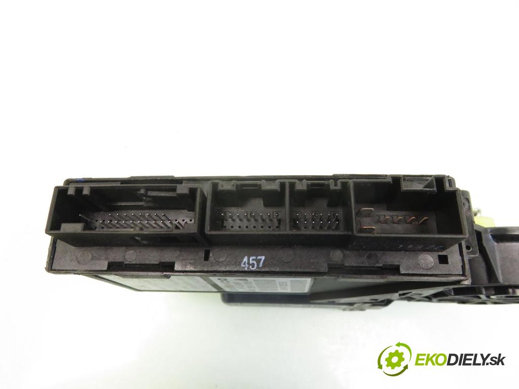 AUDI A4 (8E2, B6) SEDAN 2003 96,00 2.0 20V 130 - ALT 1984,00 motorek sťahovaní oken PP 8E1959802B ; 0130821764