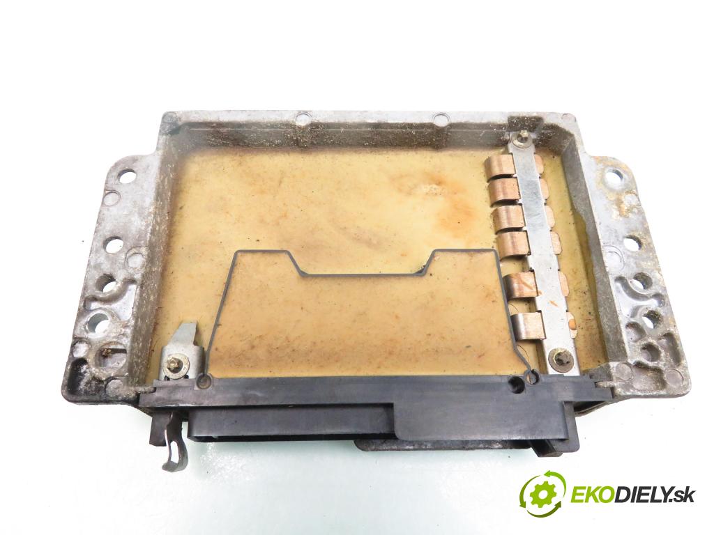 RENAULT MEGANE Scenic (JA0/1_) MINIVAN 1997 55,00 1.6 i (JA0L) - K7M 720 1598,00 Riadiaca jednotka Motor S115300202A ; HOM7700875745 ; 7700105980