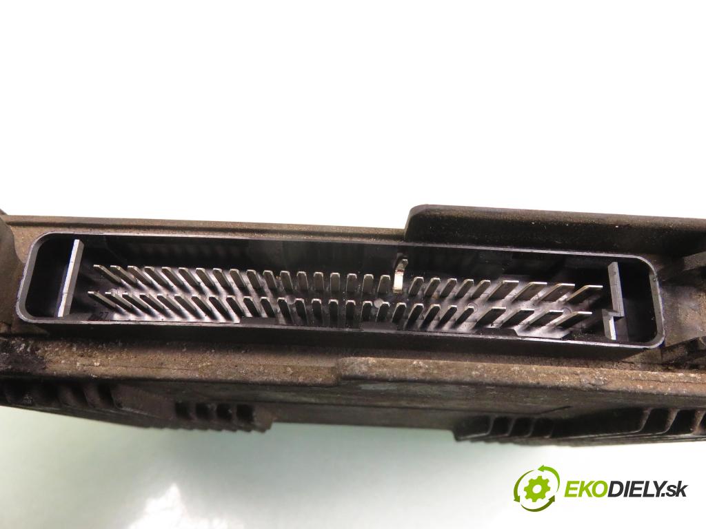 RENAULT MEGANE Scenic (JA0/1_) MINIVAN 1997 55,00 1.6 i (JA0L) - K7M 720 1598,00 Riadiaca jednotka Motor S115300202A ; HOM7700875745 ; 7700105980