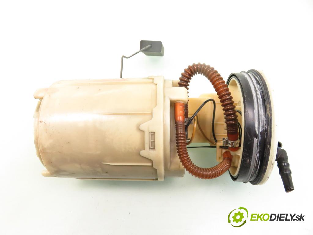 VW GOLF IV (1J1) HB 1998 74,00 1.6 - AKL 1595,00 pumpa paliva 1J0919051H