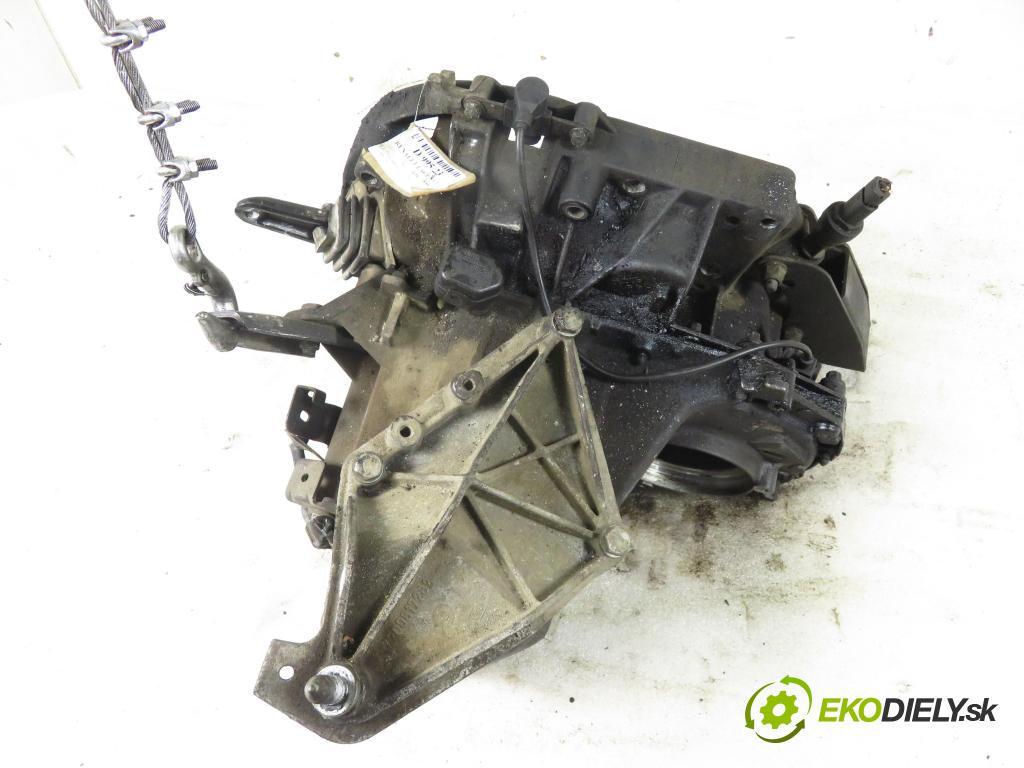 RENAULT CLIO II (BB_, CB_) HB 1998 55,00 1.4 (B/CB0C) - E7J 780 1390,00 Prevodovka MANUALNA JB1958