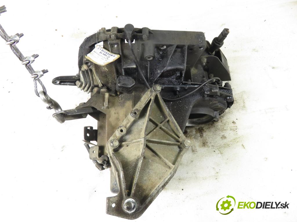 RENAULT CLIO II (BB_, CB_) HB 1998 55,00 1.4 (B/CB0C) - E7J 780 1390,00 Prevodovka MANUALNA JB1958