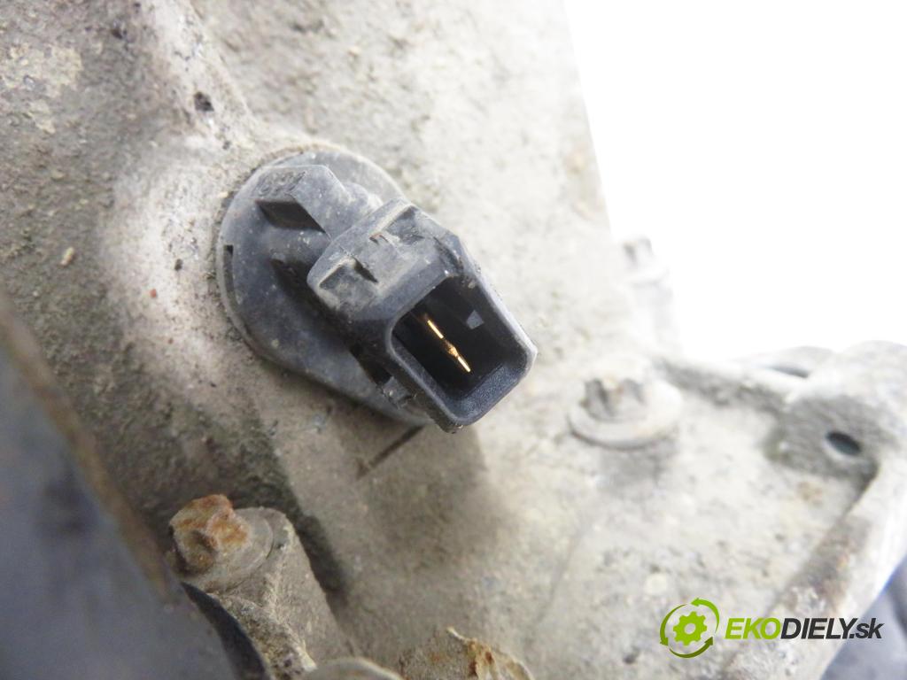 SMART FORTWO Coupe (450) HB 1999 45,00 0.6 R3 (450.332) - M 160.910 599,00 Prevodovka 4310022590 ; 4310023800 ; 0003227V008