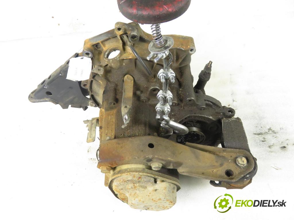 VW GOLF III (1H1) HB 1994 40,00 1.4 - AEX 1390,00 Prevodovka MANUALNA CHL