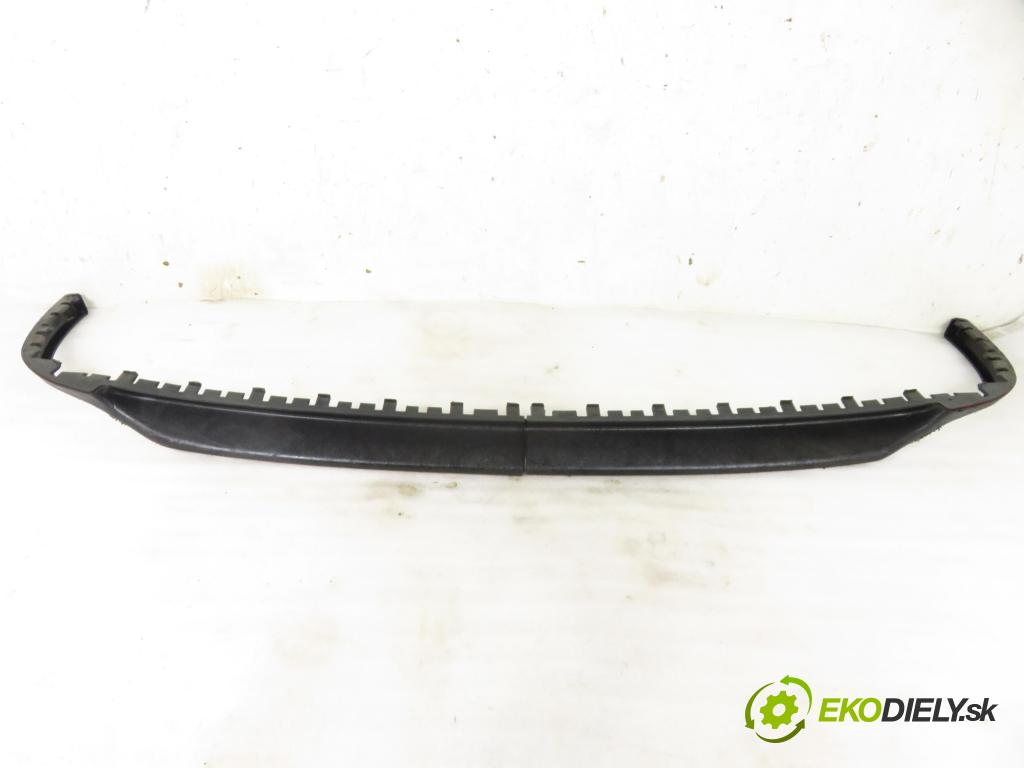 VW PASSAT B3/B4 Variant (3A5, 35I) KOMBI 1991 66,00 1.8 - ABS 1781,00 nárazníka