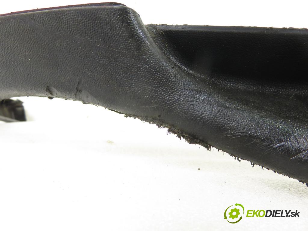 VW PASSAT B3/B4 Variant (3A5, 35I) KOMBI 1991 66,00 1.8 - ABS 1781,00 nárazníka