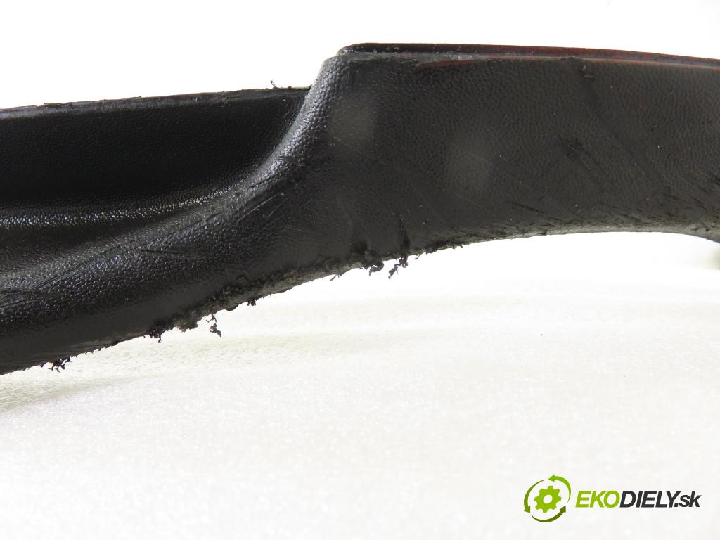 VW PASSAT B3/B4 Variant (3A5, 35I) KOMBI 1991 66,00 1.8 - ABS 1781,00 nárazníka